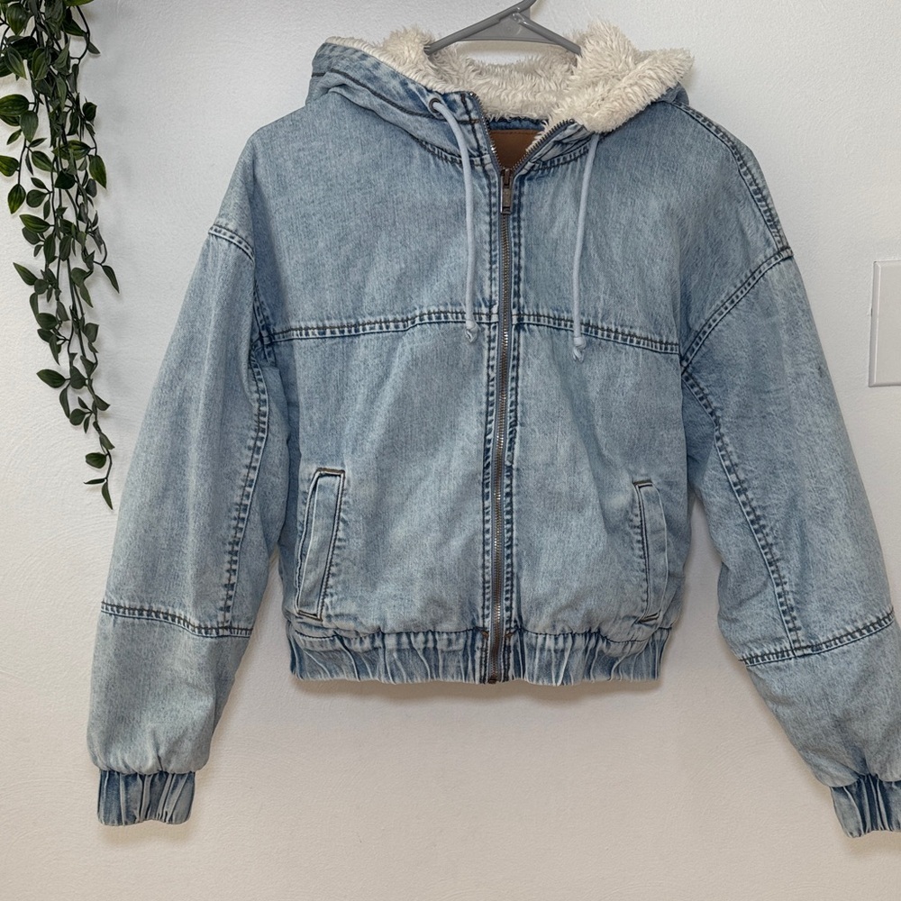 American eagle Denim Sherpa-Lined Jacket size XS
